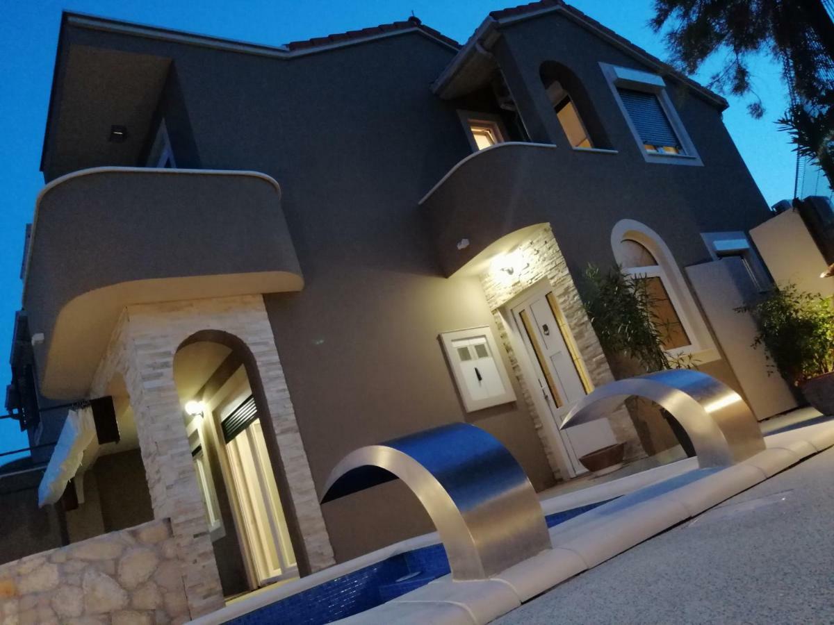 Villa Insula Ventum Trogir Exteriör bild
